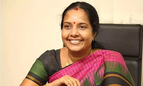 திருக்கோயில் பணியாளர்களுக்கு அகவிலைப்படி 4% உயர்த்துவதாக தமிழக அரசு அறிவித்துள்ளதை வரவேற்கிறேன் - வானதி சீனிவாசன்