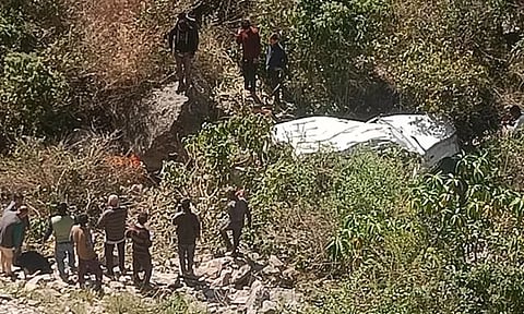 இமாசலபிரதேசத்தில் சாலை விபத்தில் 5 பேர் பலி