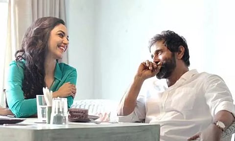 நரச்ச நெத்தி முடி மயக்குதையா... வைரலாகும் 'துருவ நட்சத்திரம்' படத்தின் பாடல்