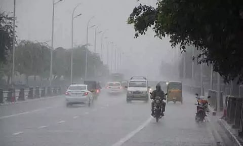 தமிழகத்தில் 7-ந்தேதி வரை கனமழைக்கு வாய்ப்பு - வானிலை மையம் மஞ்சள் எச்சரிக்கை