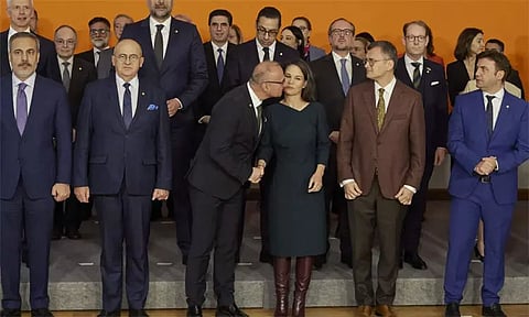 கன்னத்தில் முத்தமிட முயன்ற குரோஷிய மந்திரி: சங்கடத்திற்குள்ளான ஜெர்மனி பெண் மந்திரி