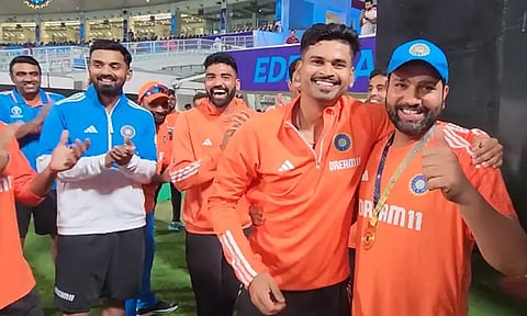 தங்கப்பதக்கம் பெற்ற இந்திய அணியின் கேப்டன் ரோகித் சர்மா!