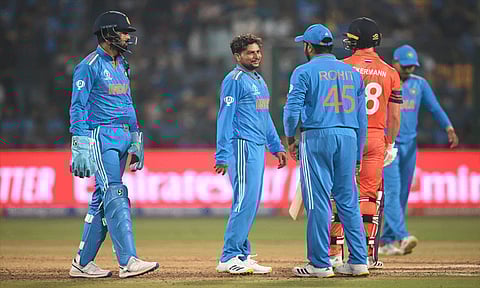 உலகக்கோப்பை லீக் ஆட்டங்களில் தோல்வியே சந்திக்காமல் அரையிறுதிக்கு முன்னேறி இந்தியா சாதனை.!