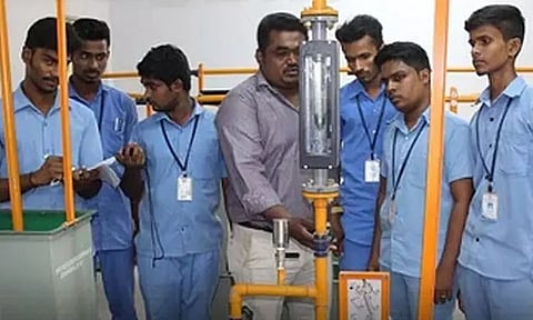 கனமழை எதிரொலி : பாலிடெக்னிக் கல்லூரிகளில் இன்று நடைபெறவிருந்த பட்டயத்தேர்வுகள் ஒத்திவைப்பு