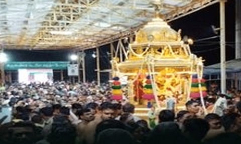 திருச்செந்தூர் சுப்பிரமணியசுவாமி கோயில் கந்தசஷ்டி திருவிழா: தங்கத்தேரில் சுவாமி ஜெயந்திநாதர் கிரிவலம்