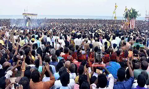 கந்தசஷ்டி திருவிழா: திருச்செந்தூரில் நாளை சூரசம்ஹாரம்