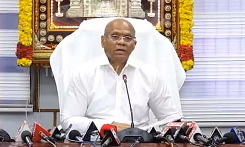 திருப்பதியில் முறைகேடு நடப்பதாக தெலுங்கு தேசம் கட்சி குற்றச்சாட்டு - சேமிப்பு விவரங்களை வெளியிட்டு தேவஸ்தானம் விளக்கம்