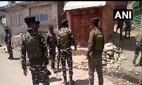 ஜம்மு காஷ்மீரின் குல்காம் பகுதியில் 5 பயங்கரவாதிகள் சுட்டுக்கொலை