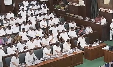 முதல் அமைச்சர் கொண்டு வந்த தனித்தீர்மானம்: சட்டமன்றத்தில் ஒரு மனதாக நிறைவேற்றம்