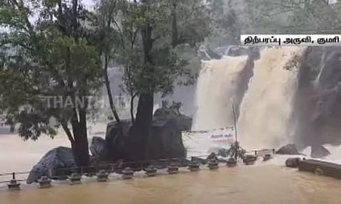 கன்னியாகுமரியில் கனமழை; திற்பரப்பு அருவியில் சுற்றுலா பயணிகள் குளிக்க தடை