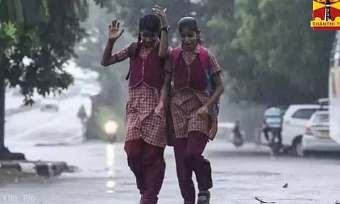 சென்னையில் பள்ளி, கல்லூரிகளுக்கு விடுமுறை இல்லை - கலெக்டர் அலுவலகம் தகவல்