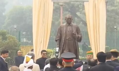 சுப்ரீம் கோர்ட்டு வளாகத்தில் அம்பேத்கர் சிலை - ஜனாதிபதி திரவுபதி முர்மு திறந்து வைத்தார்