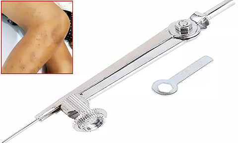 வகுப்பறையில் மோதல்.. காம்பசை ஆயுதமாக்கி 4ம் வகுப்பு மாணவனை 108 முறை குத்திய கொடூரம்