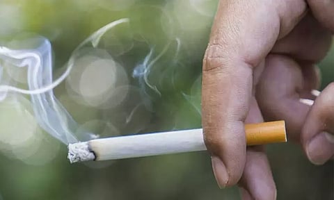 புகைப்பிடித்தலுக்கு எதிரான சட்டத்தை நீக்குகிறது நியூசிலாந்து.. கவலை தெரிவிக்கும் வல்லுநர்கள்