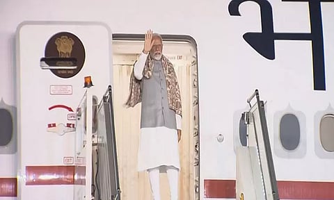 உலக காலநிலை மாற்ற உச்சி மாநாடு: பிரதமர் மோடி துபாய் புறப்பட்டார்..!