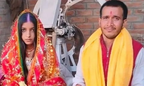 அரசு வேலை கிடைத்ததும் ஆசிரியர் கடத்தல்: மகளுக்கு கட்டாய திருமணம் செய்து வைத்த தொழில் அதிபர்