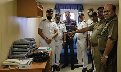 ஒடிசா துறைமுகத்தில் கப்பலில் இருந்து ரூ.220 கோடி போதைப்பொருள் பறிமுதல்