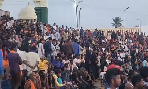 வார விடுமுறை: கன்னியாகுமரியில் குவிந்த சுற்றுலா பயணிகள்!