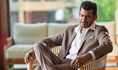 ஆக்ரோஷத்துடன் விஷால்.. வைரலாகும் போஸ்டர்