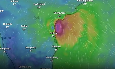 நெல்லூருக்கு 30 கி.மீ. தொலைவில் மையம் கொண்டுள்ள மிக்ஜம் புயல்..!