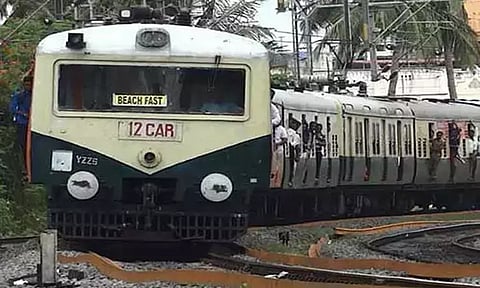நாளை முதல் அனைத்து புறநகர் ரெயில்களும் இயங்கும்