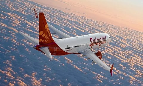 ஆமதாபாத்திலிருந்து துபாய் சென்ற விமானம் அவசரமாக கராச்சியில் தரையிறக்கம்