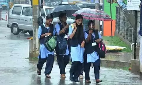 காஞ்சிபுரம் மாவட்டத்தில் உள்ள 2 தாலுகாக்களில் நாளை பள்ளி, கல்லூரிகளுக்கு விடுமுறை