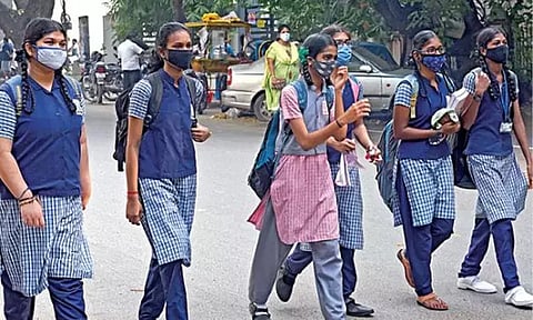 4 மாவட்டங்களில் வரும் 11ம் தேதி பள்ளிகள் மீண்டும் திறப்பு