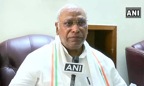 நாடு முழுவதும் தலித், பழங்குடியினருக்கு எதிரான குற்றங்கள் அதிகரிப்பு: கார்கே குற்றச்சாட்டு