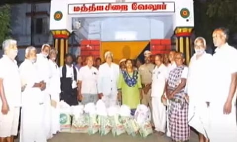 வேலூர் மத்திய சிறையில் இருந்து 8 ஆயுள் தண்டனை கைதிகள் விடுதலை