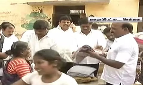 தமிழகம் முழுவதும் சிறப்பு மருத்துவ முகாம்கள்... மழைக்கால நோய்களை தடுக்க நடவடிக்கை