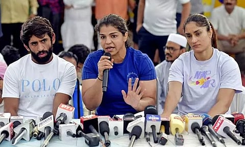 மல்யுத்த சம்மேளன தேர்தலில் பிரிஜ் பூஷன் ஆதரவாளர் போட்டியிட அனுமதிக்கக்கூடாது - பஜ்ரங், சாக்ஷி வலியுறுத்தல்