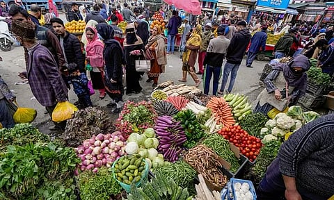 நாட்டின் சில்லறை வர்த்தக பணவீக்கம் 5.55 சதவீதமாக உயர்வு...!