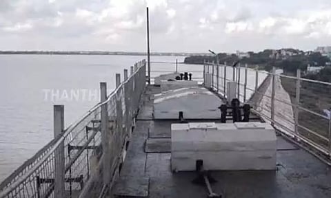 புழல் ஏரிக்கு நீர்வரத்து 189 கன அடியாக சரிவு; உபரிநீர் திறப்பு நிறுத்தம்