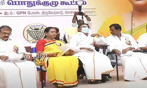 தேமுதிக பொதுக்குழு, செயற்குழு கூட்டத்தில் விஜயகாந்த் பங்கேற்பு- தொண்டர்கள் உற்சாகம்