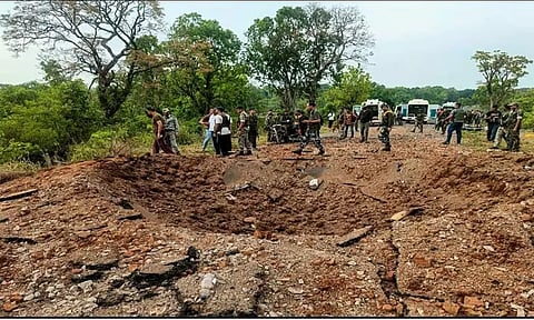 சத்தீஷ்கார்: நக்சலைட்டுகள் நடத்திய தாக்குதலில் எல்லை பாதுகாப்புப்படை வீரர் பலி