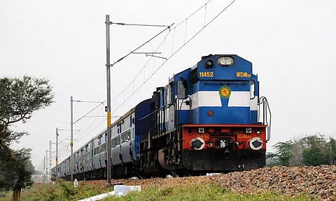 சபரிமலை அய்யப்ப பக்தர்கள் வசதிக்காக தாம்பரம்-கொல்லம் இடையே சிறப்பு ரெயில்