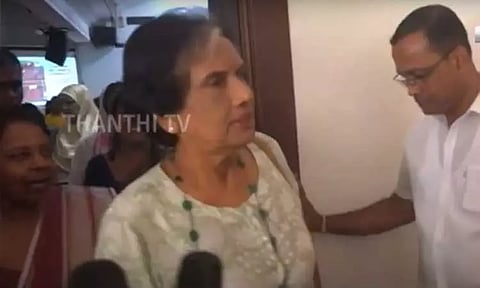 ராஜபக்சேக்கள் பதுக்கிய பணத்தை மீட்டால் வரி வசூலிக்க தேவையில்லை - இலங்கை முன்னாள் அதிபர்