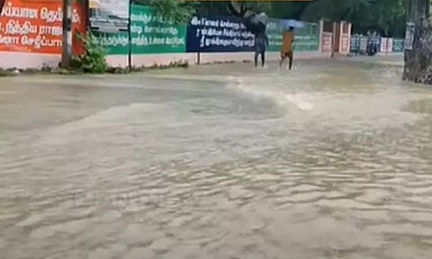 கனமழை காரணமாக சுகாதார பணியாளர்கள் தயார் நிலையில் இருக்க அறிவுறுத்தல்