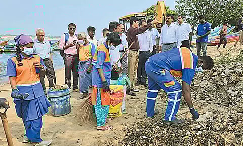 ஒரு லட்சம் டன் குப்பைகள் அகற்றம் சென்னை மாநகராட்சி கமிஷனர் தகவல்