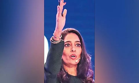 ஐ.பி.எல். ஏலத்தை நடத்தும் முதல் பெண்..!