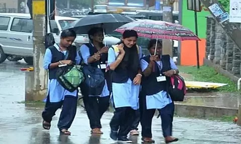 தென்காசி மாவட்டத்தில் பள்ளி, கல்லூரிகள் நாளை வழக்கம்போல் செயல்படும் என அறிவிப்பு