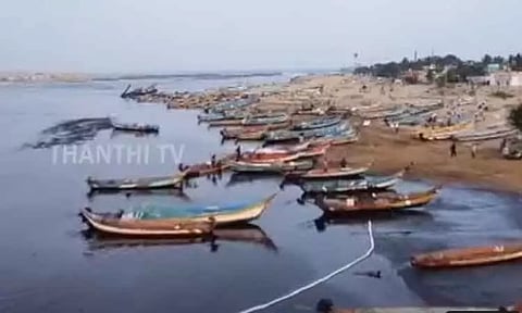 எண்ணூரில் எண்ணெய் கழிவுகள் முழுமையாக அகற்றம் - சுற்றுச்சூழல் துறை செயலாளர் தகவல்