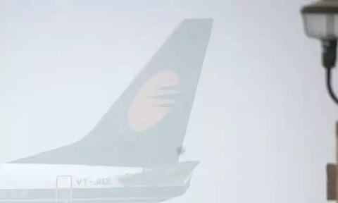 கடுமையான பனி மூட்டம்; டெல்லி விமான நிலையத்தில் விமானங்கள் தாமதம்