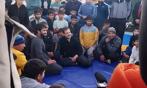 மல்யுத்த வீரர்களுடன் ராகுல்காந்தி சந்திப்பு...!