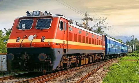 சிக்னல் கோளாறு: கடற்கரை-தாம்பரம் மின்சார ரெயில் சேவை 30 நிமிடம் பாதிப்பு