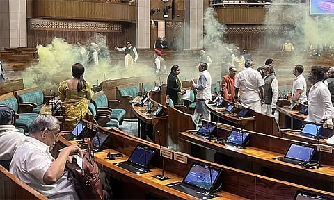 நாடாளுமன்றத்தில் புகைகுண்டு வீச்சு: கைதான 6 பேரிடம் உண்மை கண்டறியும் சோதனை நடத்த முடிவு