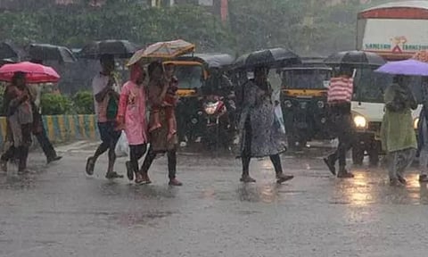 9 மாவட்டங்களில் அடுத்த 3 மணி நேரத்தில் மிதமான மழைக்கு வாய்ப்பு...!