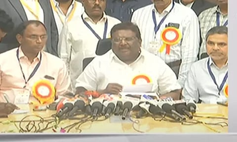 தென் மாவட்டங்களுக்கு செல்லும் பேருந்துகள் இனி கிளாம்பாக்கத்தில் இருந்து இயக்கப்படும்: அமைச்சர் சிவசங்கர்