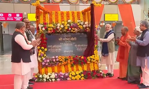 புதுப்பிக்கப்பட்ட அயோத்தி ரெயில் நிலையத்தை பிரதமர் மோடி திறந்து வைத்தார்